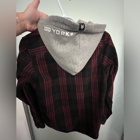Zoo York Boys Large (14) Plaid with hood - Picture 3 of 3